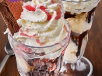 Sundaes — Portrait